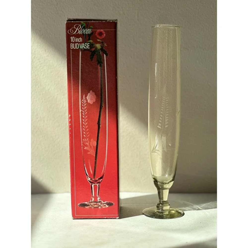 Jardin Collection Bloom 10 inch Bud Vase Hand Fashioned Cut Crystal European
